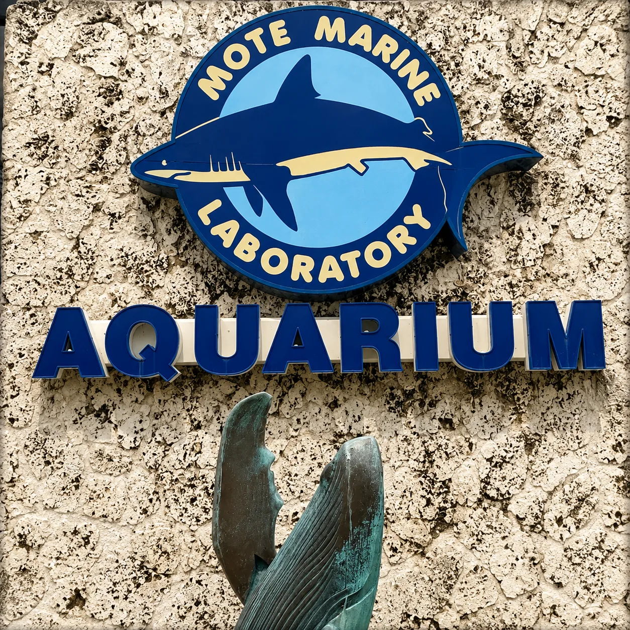 More Aquarium sign